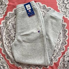 Youth Size 14/16. Would Recommend For A Women’s Size Xs. For Reference I’m A Typical Women’s Size Xs And Wear Youth Size 14/16. They Fit High Waisted On Me. I’m 5’4” And They Are 7/8 Length On Me. Champion Iconic Joggers. Black Champion Leg Logo. Side Pockets. Elastic Waist. Modeled Photos Show Similar Fit. Firm Price Boys Grey Sweatpants, Nike Hoodie Outfit, Champion Joggers, Champion Sweats, Champion Sweatpants, Joggers Black, Trendy Outfits For Teens, Large Clothes, Lightweight Pants