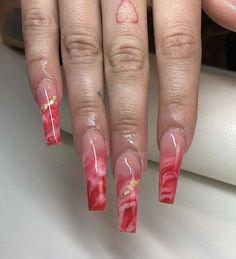 Pin by 𝐷𝑎𝑚𝑖. on k l a w s | Ombre acrylic nails, Pretty nails, Long acrylic nails Acrylic Nails Pretty, Pink Marble Nails, Nails Long Acrylic, Marble Acrylic Nails, Ombre Acrylic, Nails Pretty, Ombre Acrylic Nails, Edgy Nails