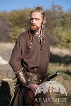 Medieval Tunic "Eric the Shieldman" Evil Outfits, Norse Clothing, Medieval Tunic, Fantasy Classes, Simple Tunic, Viking Tunic, Renn Faire, Light Clothing, Viking Dress