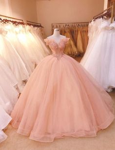 Pink Tulle Prom Dress, Prom Dress Off The Shoulder, Off The Shoulder Wedding Dress, Outfit Anime, Quinceñera Dresses, Shoulder Wedding Dress, Pink Ball Gown, Quinceanera Dresses Pink, Elegant Ball Gowns