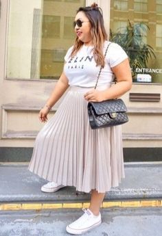 4x Plus Size Outfits, White Pleated Skirt Outfit Plus Size, Pleated Midi Skirt Outfit Plus Size, Casual Wide-leg Pleated Skirt, Pleated Skirt Midsize, Plus Size Outfits For Work, Pleated Skirt Plus Size, Country Tees