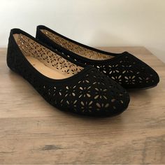 Spirit Moda Black Flower Design Suede Flats New With Tags Smoke Free Home Pet Friendly Home *Bundle 2 Or More Items To Save 20% Off Bundle And Save On Shipping Please Feel Free To Message Me With Any Questions! Fitted Black Spring Flats, Foldable Flats, Foldable Ballet Flats, Black Suede Flats, Ankle Flats, Red Flats, Lace Up Flats, Suede Flats, Black Flower