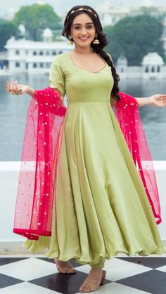 Long Frock Designs, Silk Anarkali, Gown Party Wear, Long Gown Design, Simple Frocks, Anarkali Dress Pattern, Simple Gowns, Long Dress Design, Designer Anarkali