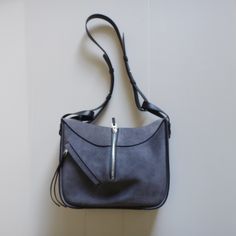 Loewe Hammock Small Leather Suede 3way Shoulder Bag Gray Color: Gray Material: Genuine Leather Series Name: Hammock Small Country Of Origin: Spain Hammock Bag Loewe, Loewe Hammock, Loewe Bags, Loewe Bag, Hammock, Gray Color, Genuine Leather, Spain, Bag Lady