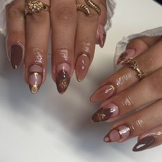 Fall Nails Almond Short, Nails Acrylic Fall Designs, Dark Brown French Tip Nails, Nail Fall 2024, Maroon Fall Nails Burgundy, Navy Fall Nails, Edgy Fall Nails, Orange Cat Eye Nails, Fall Gel X Nails