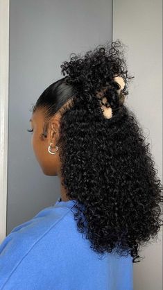 Natural Hair Bun Styles, Cute Curly Hairstyles, Curly Hair Styles Easy, Natural Hair Beauty, Natural Curls Hairstyles, Natural Hair Styles Easy, Curly Hair Inspiration, Curly Girl Hairstyles