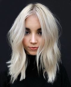 Platinový Blond, Neck Length Hair, Layered Thick Hair, Layered Haircuts For Women, Sweet Sunday, Medium Layered Haircuts, Hair Adviser, Medium Bob Hairstyles