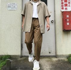 Guy Fits, Thrifted Outfits, Elegante Casual, Stylish Mens Outfits, Brown Pants, Streetwear Men Outfits