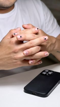 Unhas masculinas #unhas #nailart #beleza Boy Nails Ideas, Boys Nails Ideas, Man Manicure Design, Men’s Nails Manicure, Manicure Ideas For Men, Boy Nail Designs, Nail Boy, Boy Nail Art