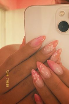 Holiday Nail Ideas Summer, Almond Nails For Summer, Pink Nails Almond, Nail Inspo Almond, Mail Inspo, California Nails, Beachy Nails, Ten Nails, Vintage Nails