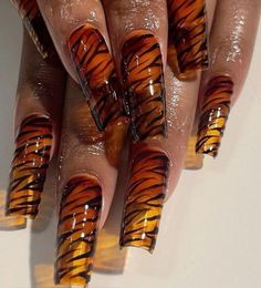 Piano Hands, Tiger Nails, Nail Design Glitter, Grunge Nails, Her Nails, Dope Nail Designs, Classy Acrylic Nails, Unique Acrylic Nails, Studio Room