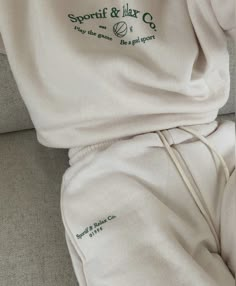 Sweats Set Aesthetic, Sweat Set Outfits Aesthetic, Sweatshirt Set Aesthetic, Cozy Fit Cotton Sweats For Streetwear, Cozy Comfy Sweats For Streetwear, Minimal Shirt Design, Oversized Crewneck, Beige Outfit