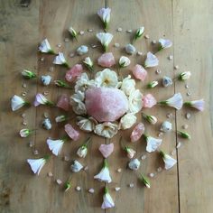 ♔Pinterest-chelseyxcherry♔ Rose Quartz Healing, Crystal Aesthetic, Healing Therapy, Crystal Therapy