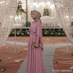 652 Likes, 4 Comments - NO 1 INSPIRATION (@kebayainspiration) on Instagram: “Dress by @renzilazuardi @megaiskanti” Dress Hijab Party, Bridesmaid Dresses Hijab, Hijab Prom Dress, Kebaya Modern Dress, Dresses Hijab, Hijab Dress Party, Hijab Wedding Dresses, Dress Pesta, Simple Bridesmaid Dresses