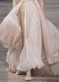 2019 Couture, Georges Chakra, A Dress, Italian Design, Pretty Dresses, Runway Fashion, High Fashion, Chakra, Victorian Dress