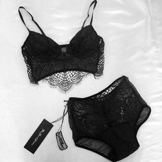 Pinterest: jasmineelcheeky☽ ☼☾ Lingerie Design, Outfit Trends, Lingerie Sets, Lace Lingerie, Black Lingerie