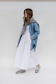 Raincoat Outfit Summer, Raincoat Outfit, Fashion Hacks Clothes, 가을 패션, Weekend Wear, Classic Outfits, Outfit Summer, Retro Outfits, Daily Outfits