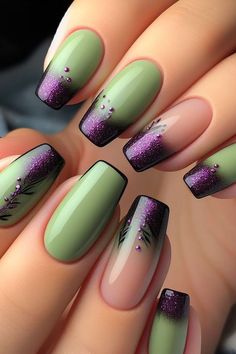 #NailArt #NailDesigns #NailInspiration #NailGoals #NailTrends #NailObsessed #NailAddict #NailPolish #NailCare #NailGoals Green Nail Designs, Beauty Nails Design, Purple Nail, Nails Done, Trendy Nail Art, Nail Designs Glitter, Dipped Nails