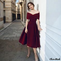 Olivia Mark - Newlywed Wife's Festive Garment Red Silk Prom Dress, Pleated Wedding Dress, Burgundy Short Dress, Pleated Wedding Dresses, Red Wedding Gowns, Wedding Reception Outfit, Silk Prom Dress, Cute Red Dresses, Reception Outfit