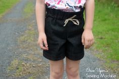 Sewing Shorts, Kids Sewing, Short Pattern, Handmade Projects, Paper Bag Shorts, Break Out, Sewing For Kids, Sewing Patterns Free, Kids Shorts