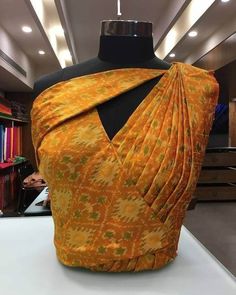 Detail Couture, Best Blouse Designs, Sewing Blouses, Blouse Back Neck Designs, Draping Fashion, Textil Design, Afrikaanse Mode, Blouse Designs Indian, Saree Blouse Patterns