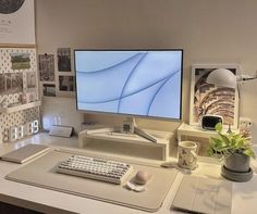 white desk setup Study Desk Decor, White Desk, Study Room Decor, Room Desk, Cozy Room Decor, Minimalist Room, Game Room Design, Dream Room Inspiration, Room Makeover Bedroom