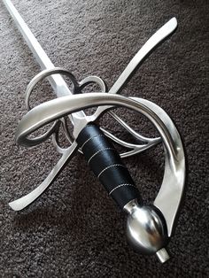 Swords Medieval, Cool Knives, Fantasy Aesthetic, He Is Able, Medieval Fantasy, Fencing, Blacksmithing, Swords, 18th Century