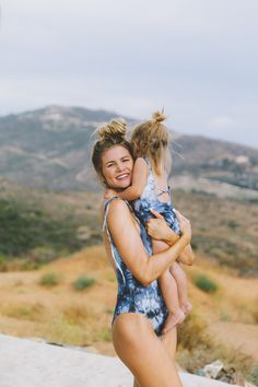 Barefoot Blonde, Amber Fillerup Mother Daughter Poses, Number Three, Traveling The World