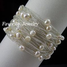 Pearl Bracelet Ideas, Pearl Art, Motifs Perler, A Bracelet, Bracelet Ideas, Diy Schmuck, Beads And Wire, Beading Tutorials, Bead Jewellery