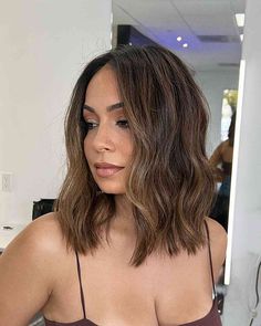 Shoulder Length Haircut Curly, Outgrown Bob, Collar Bone Length Hair Straight, Collar Bone Haircut, Collar Bone Length Hair Cuts, Soccer Mom Haircut, Above The Shoulder Haircut, Collar Bone Length Hair, Collar Bone Hair