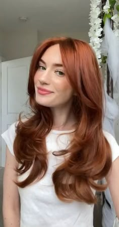 Expensive Red Hair, Coppery Auburn Hair, Ginger Hair Blowout, Red Long Hair With Bangs, Dyed Red Hair Natural Looking, Old Money Red Hair, Ginger Hair Hazel Eyes, Pumpkin Spice Hair