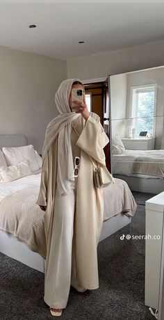 Sun Protection Outfit, Abaya Girl Aesthetic, Hijab Inspo Outfit, 2023 Business Casual Outfits, Casual Brunch Outfit Fall, Casual Outfits For Women Fall, Classy Hijab Outfits, Night Out Outfit Jeans, Business Casual Outfits For Women Fall