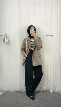 Khaki And Black Outfit, Simple Ootd Casual, Ootd Kuliah Hijab, Black Outfit Hijab, Ootd Casual Hijab, Hijab Casual Ootd, Hijab Formal, Style Hijab Casual