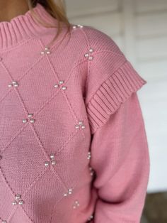 Stunning pink sweater with pearl detail Model is 5'7" with a 28" waist, 34" bust, and 36" hips wearing a small Feminine Stretch Sweater For Winter, Cardigan Rosa, Pearl Sweater, Crochet Sweater Design, Pearl Embroidery, Nice Things, Sweater Design, Pink Pearl, Crochet Sweater