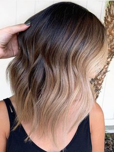 Brown Platinum Balayage, Balayage Shades, Platinum Balayage, Balayage Colors, Brown Hair With Blonde Balayage, Dark Highlights, Platinum Blonde Balayage, Wig Wavy, Blonde Balayage Highlights