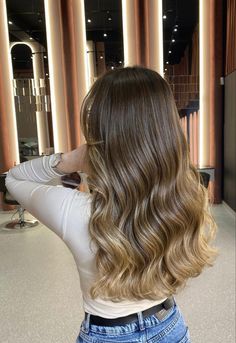 Neutral Blonde Hair, Balyage Long Hair, Perfect Blonde Hair, Neutral Blonde, Bleaching Your Hair, Brown Hair Looks, Cute Hair Colors, Hair Color Auburn, Long Hair Color