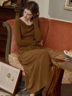 Olive Dress Outfit, Dark Clothes, Maxi Dress Designs, Classic Black Dress, Arabian Beauty Women, Diy Clothes Life Hacks, Frock Design, Knitted Dress, Elegant Outfit