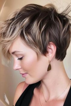 Haircuts For Growing Out Short Hair, Pixie Haircut Color Ideas Highlights, Shaggy Short Bob Hairstyles, Women’s Short Hair Styles, Pixie With Long Bangs Edgy, Long Shaggy Pixie Haircut, Short Hair Cuts Layers, Thick Pixie Haircut, Short Edgy Shag Haircut