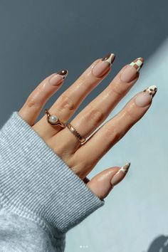 checkered nails. french tips. nail art designs. brown nails. neutral nails Checkered Nails, Nagellack Trends, French Tip Nail Designs, Nail Design Inspiration, Vibrant Nails, Almond Nail, Colorful Nail Designs