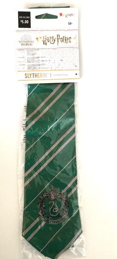 Harry Potter Slytherin Neck Tie Costume Dress Up Accessory Cos-Play Wizard NWT Adult Harry Potter, Slytherin Costume, Hogwarts Outfits, Harry Potter Slytherin, Slytherin House, Cos Play, Hogwarts Houses, Green Brands, Wizarding World