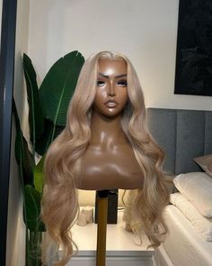 Givenchy Outfit, Blond Wigs, Hair Color Caramel, Turquoise Hair, Mom Hairstyles, Pretty Braided Hairstyles, Blonde Hair Looks, Hair Ponytail Styles