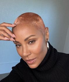 Hair Color Pink, Rose Gold Hair, New Hair Colors, Gold Hair, Celebrity Hairstyles