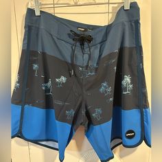 All Orders Ship Within 2 Business Days! Nwt Oakley Printed Colorblock Board Shorts. Back Pocket, Tie Waist. Smoke And Pet Free Home! Blue Color Block Short Bottoms, Blue Color Block Shorts, Blue Color Block Shorts For Beach, Blue Color Block Shorts For Summer, Blue Color Block Bottoms For Summer, Color Block Blue Bottoms For Beach Season, Blue Color Block Beachwear Bottoms, Blue Color Block Bottoms For Beach, Blue Board