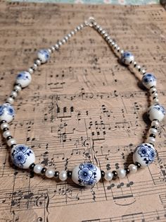 Freshwater pearl with porcelain floral beads. Elegant Beaded Flower Necklace With Round Beads, Fresh Water, Freshwater Pearls, Necklace Etsy, Porcelain, Diy Projects, Beaded Necklace, Jewelry Necklaces, Beads