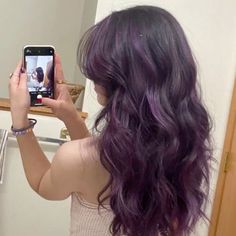 Violet Hair Aesthetic, Grape Violet Hair Color, Isabella Valencia, King Of Pride, Hair Dye Videos, Violet Hair Colors, Purple Ombre Hair, Peekaboo Hair