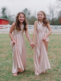 Junior Bridesmaid Dresses Pink, Young Bridesmaid Dresses Simple, Junior Bridesmaid Dresses Blush, Kids Bridesmaid Dress Daughters, Champagne Jr Bridesmaid Dresses, Champagne Junior Bridesmaid Dress, Flower Girl Dresses Older Kids, Junior Bridesmaid Ideas, Child Bridesmaid Dresses