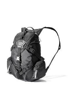 Oakley Icon Backpak Oakley Bag, Oakley Backpack, Apocalypse Clothing, Techwear Fashion, Small Icons, Bespoke Fashion, Queer Fashion, Japanese Denim, Night Aesthetic