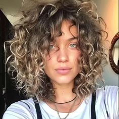 " curly hair on women really attractive and sexy.Unlock the Secrets to Your Perfect Curly Haircut! Expert Tips for Gorgeous Curls. Short Perms, Curly Long Bob, Fine Curly Hair Cuts, Perms For Short Hair, Modern Perm, Perm Ideas, Curly Hair Cut, Perm Hairstyles, Perfect Curly Hair