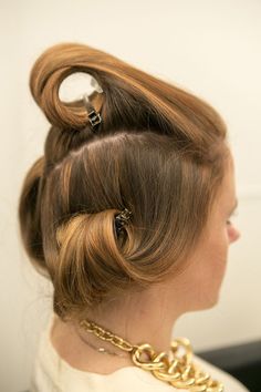 Twist the top section away from your face, and set the curl with a pin. Let your hair set while it cools — this is the perfect time to do your makeup! Halpin sprayed the pin curls with a flexible-hold hair spray, Oribe Superfine Hair Spray ($36). Source: Caroline Voagen Nelson Blowout At Home, Pin Curls, Popsugar Beauty, Hair Setting, Peinados Faciles, Hair Envy, Blow Dry, Hair Dos, Hair Day