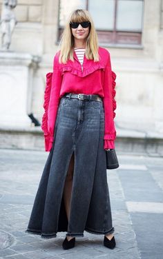 Denim Skirt Outfit Aesthetic, Denim Midi Skirt Outfit, Skirt Outfits Aesthetic, Flared Denim Skirt, Denim Skirt Trend, Skirt Inspiration